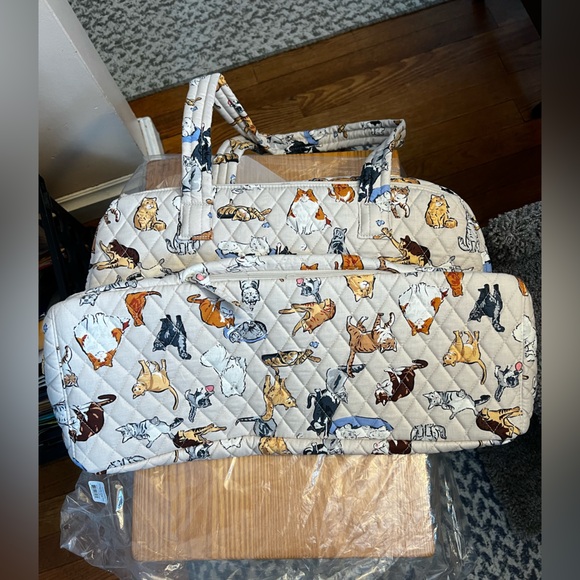 Vera Bradley Weekender Travel Bag A Cat’s Life - Picture 4 of 16
